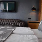 View Deluxe Hotel