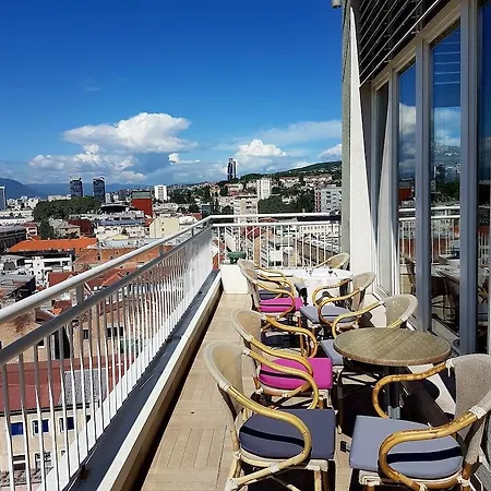 View Deluxe Hotel 4*