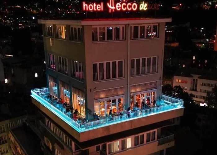 View Deluxe Hotel 4*