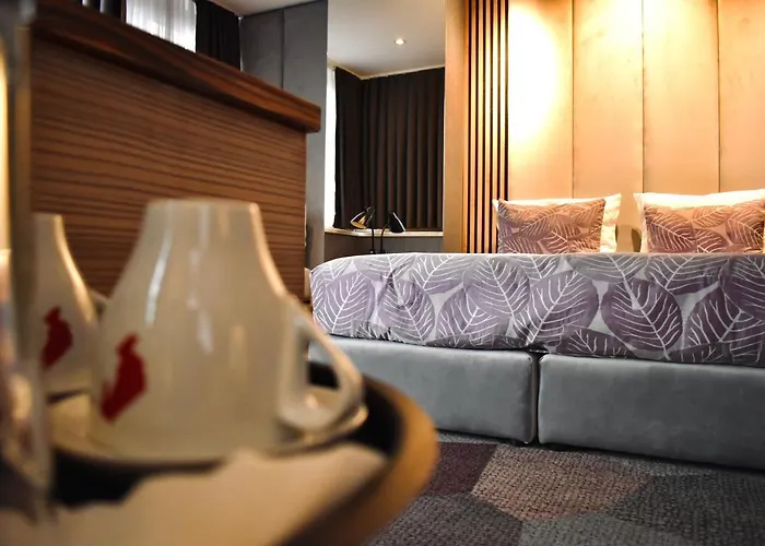 View Deluxe Hotel 4*