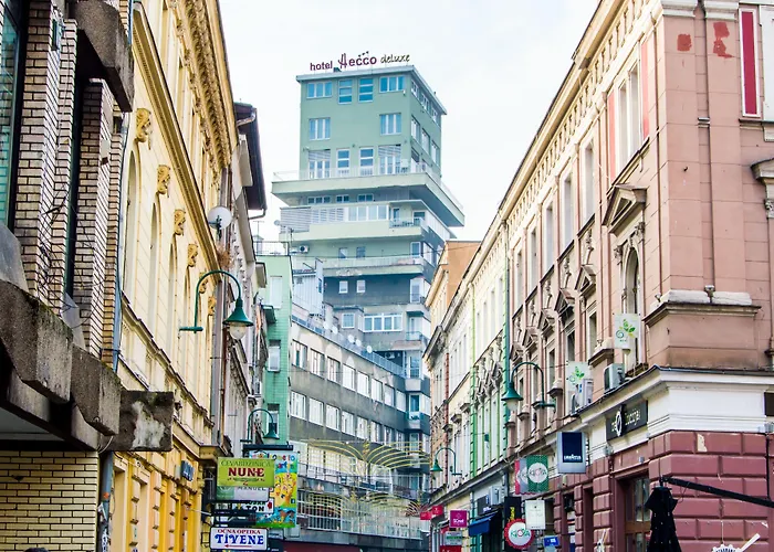 View Deluxe Hotel 4*