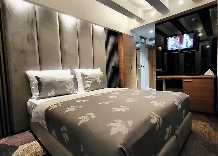 View Deluxe Hotel 4*