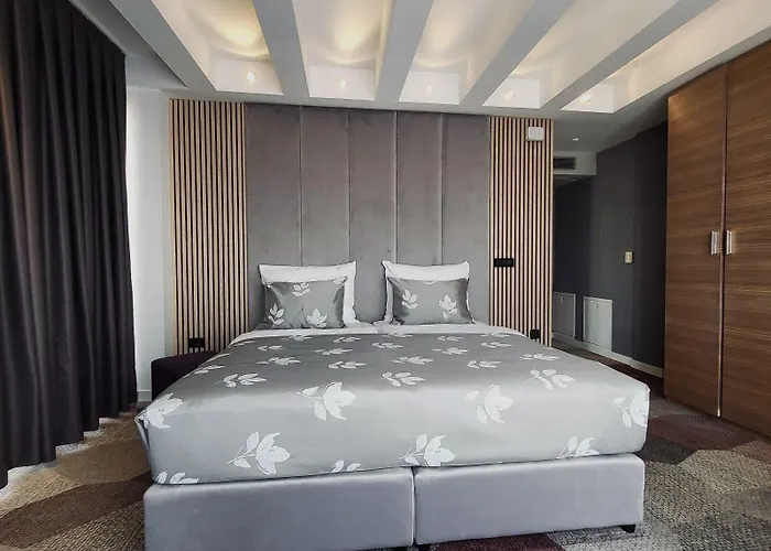 View Deluxe Hotel 4*